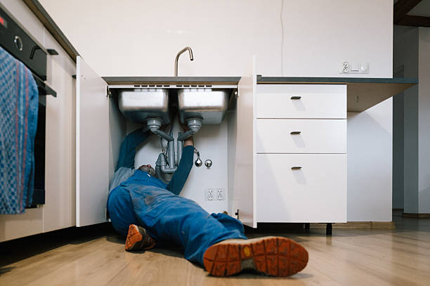 Professional Leak Detection technician working in Farmington, MI